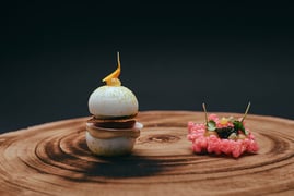 ROTER HAHN by Maximilian Schmidt