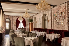 Cicala at the Divine Lorraine