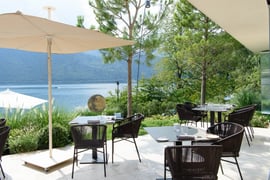 Cannavacciuolo by the Lake